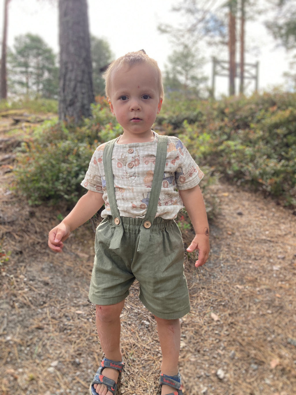 Linen suspender shorts